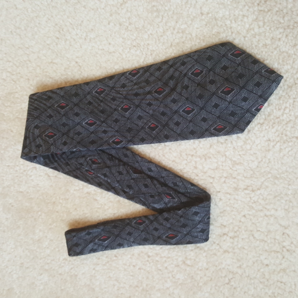 Roots 100% Silk Necktie